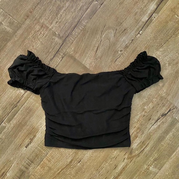 Black Ruched Mesh Puff Sleeve Crop Top - Picture 3 of 4